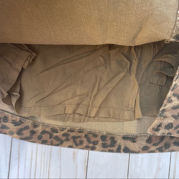 Olivaceous leopard mini skirt - Picture 3 of 7